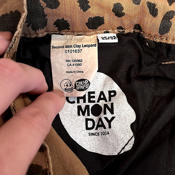 CHEAP MONDAY Second Skin High Rise Leopard Print Skinny Jeans // Size 25Wx32L - Picture 7 of 7